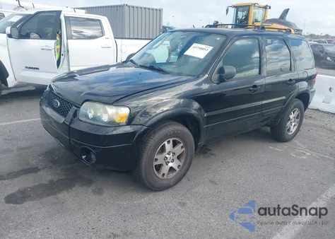 2005 Ford Escape Limited z USA, uszkodzony, nr VIN 1FMCU04125KB11015